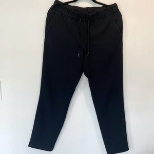 Lululemon On The Fly Pant Woven - Size 8